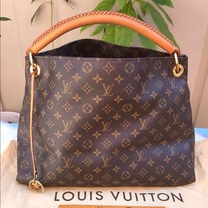 Authentic Louis Vuitton Artsy MM